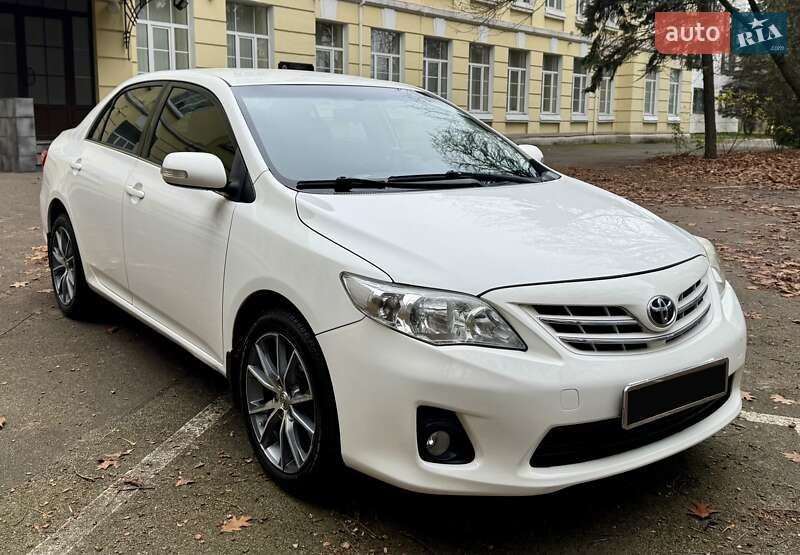 Седан Toyota Corolla 2012 в Києві