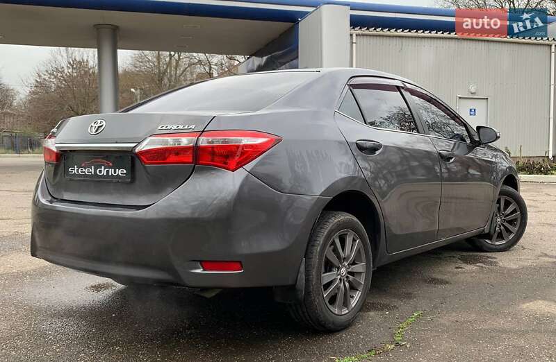 Седан Toyota Corolla 2016 в Николаеве