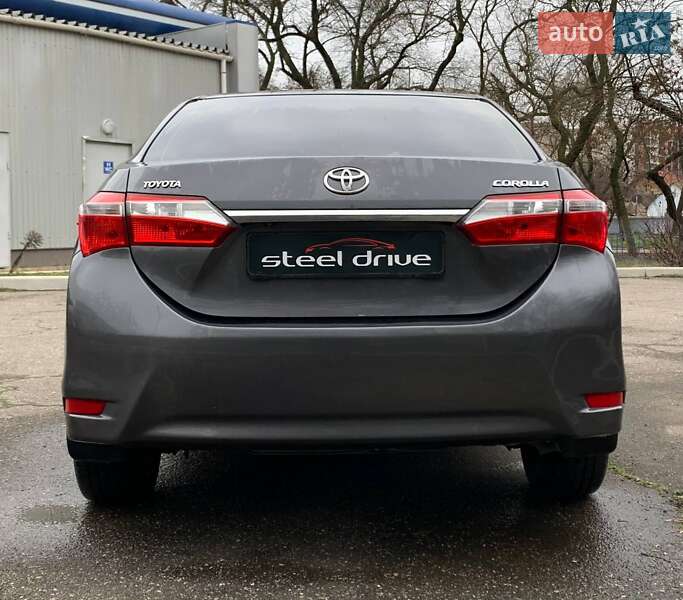 Седан Toyota Corolla 2016 в Николаеве