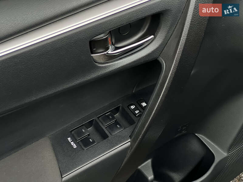 Седан Toyota Corolla 2016 в Києві фото 28 Седан Toyota Corolla 2016 в Києві