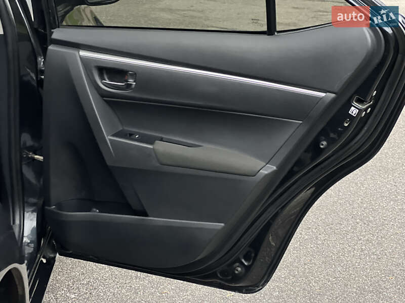 Седан Toyota Corolla 2016 в Києві фото 46 Седан Toyota Corolla 2016 в Києві