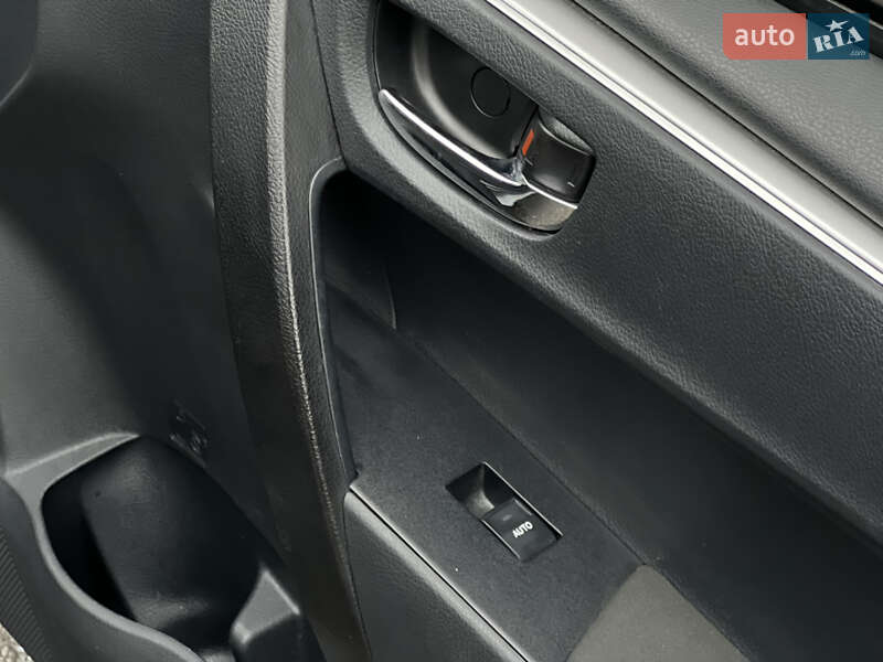 Седан Toyota Corolla 2016 в Києві фото 50 Седан Toyota Corolla 2016 в Києві