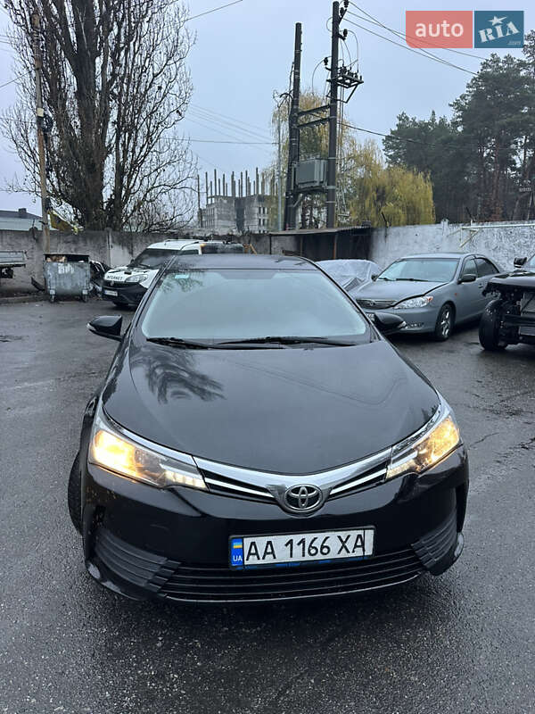 Седан Toyota Corolla 2018 в Києві фото 15 Седан Toyota Corolla 2018 в Києві