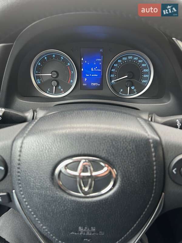 Седан Toyota Corolla 2017 в Тернополе фото 7 Седан Toyota Corolla 2017 в Тернополе