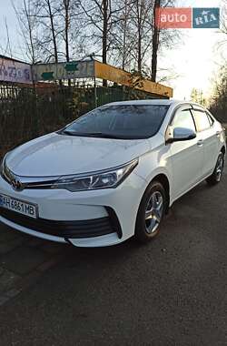 Седан Toyota Corolla 2017 в Львові