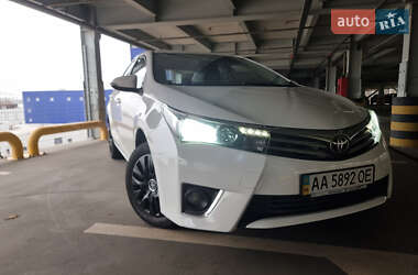 Седан Toyota Corolla 2013 в Киеве