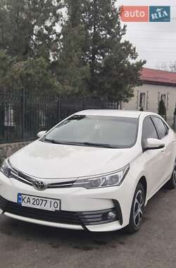 Седан Toyota Corolla 2017 в Харкові