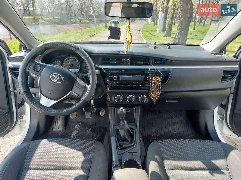 Седан Toyota Corolla 2013 в Кілії фото 15 Седан Toyota Corolla 2013 в Кілії