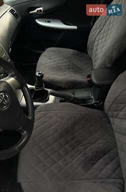 Седан Toyota Corolla 2008 в Полонном