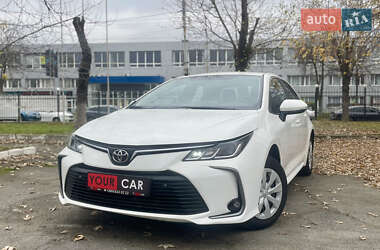 Седан Toyota Corolla 2020 в Киеве
