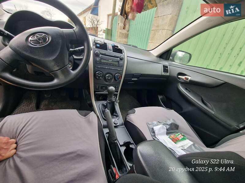 Седан Toyota Corolla 2007 в Іршаві