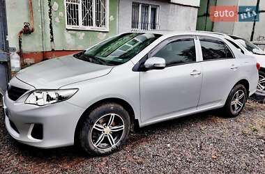 Седан Toyota Corolla 2012 в Полтаве
