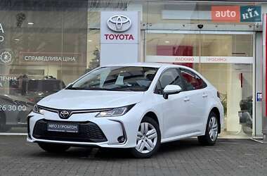 Седан Toyota Corolla 2024 в Ужгороді