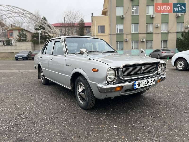 Седан Toyota Corolla 1984 в Овідіополі