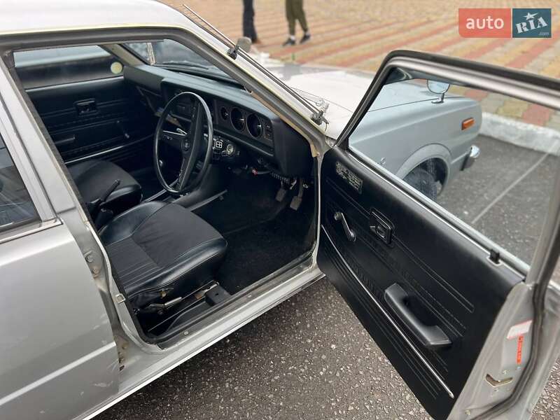 Седан Toyota Corolla 1984 в Овідіополі