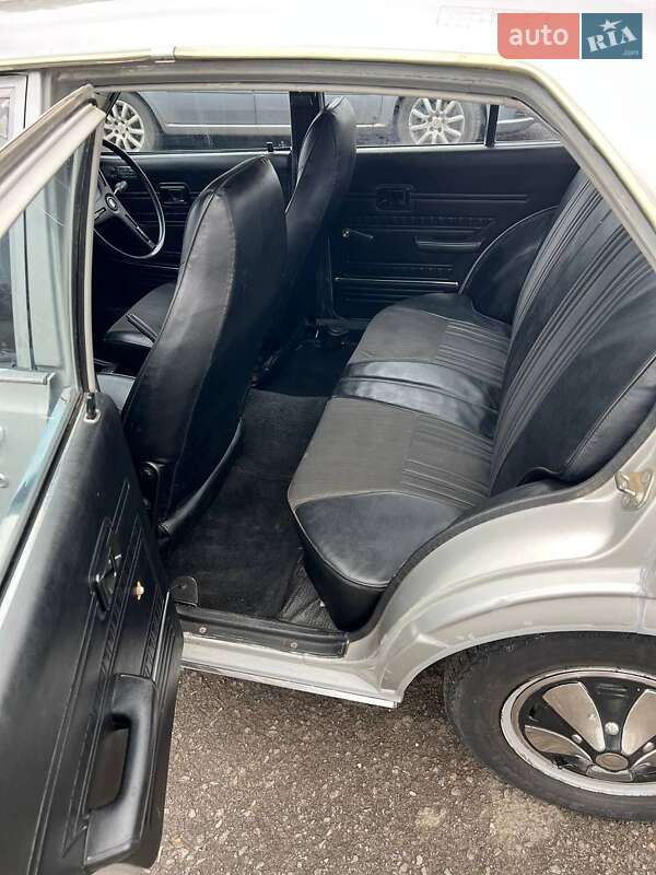 Седан Toyota Corolla 1984 в Овідіополі