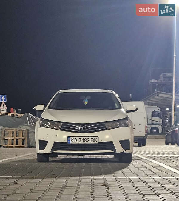 Toyota Corolla 2015