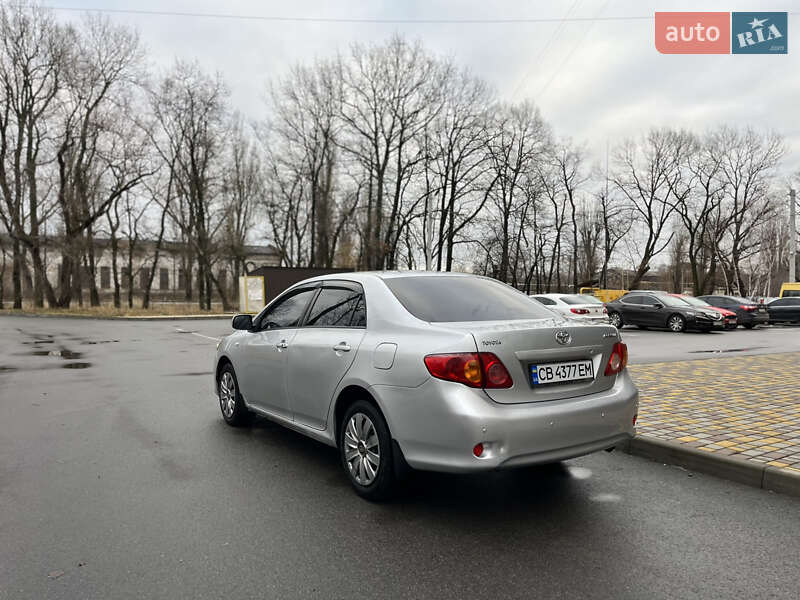 Седан Toyota Corolla 2008 в Чернигове