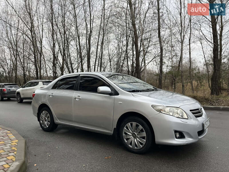 Седан Toyota Corolla 2008 в Чернигове