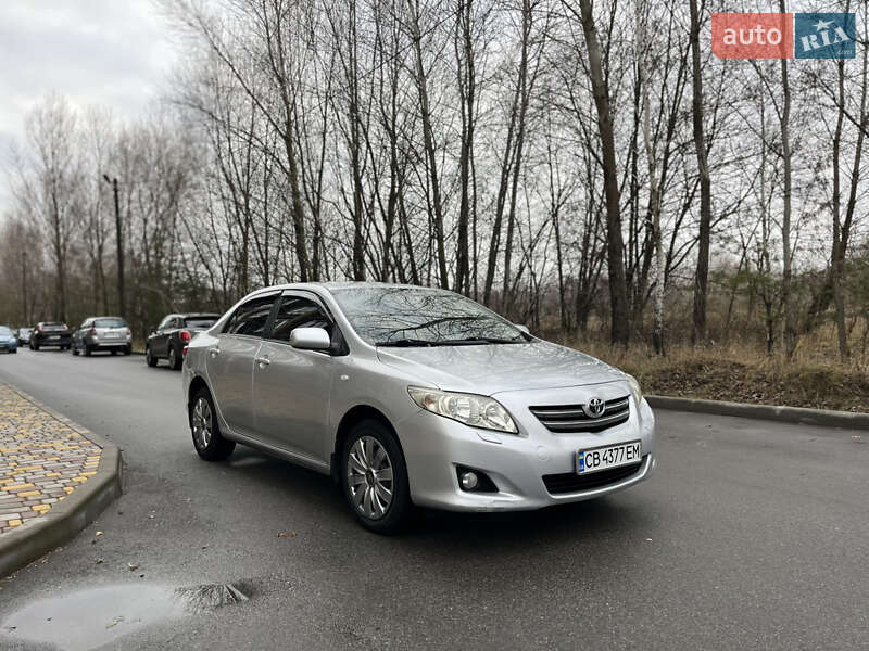 Седан Toyota Corolla 2008 в Чернигове