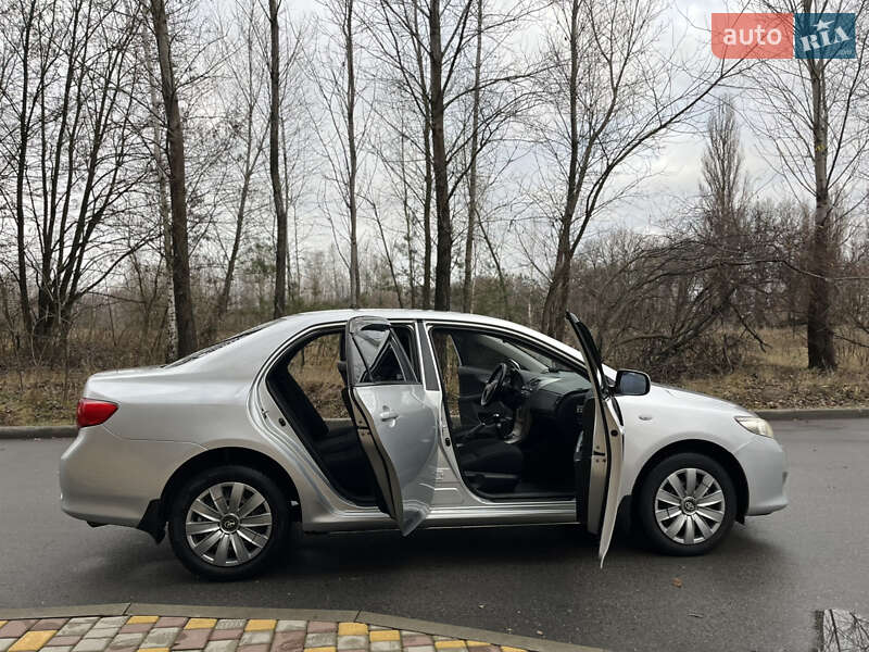 Седан Toyota Corolla 2008 в Чернигове