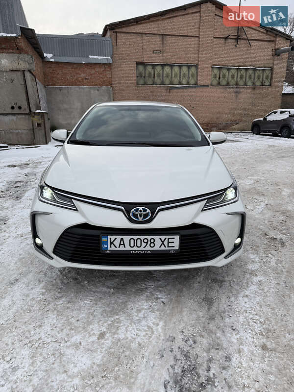 Седан Toyota Corolla 2020 в Києві
