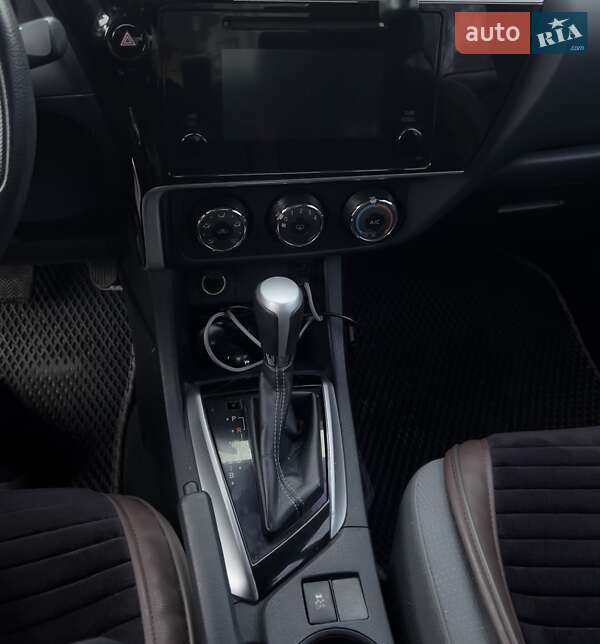 Седан Toyota Corolla 2017 в Кременчуге фото 9 Седан Toyota Corolla 2017 в Кременчуге