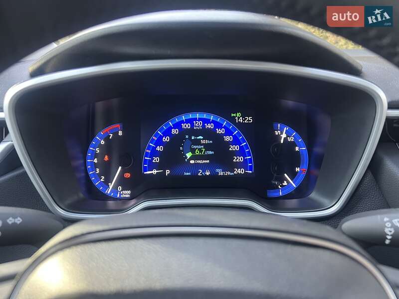 Седан Toyota Corolla 2024 в Львове