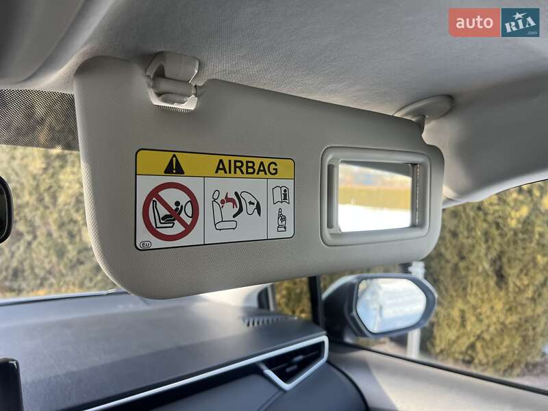 Седан Toyota Corolla 2024 в Львове