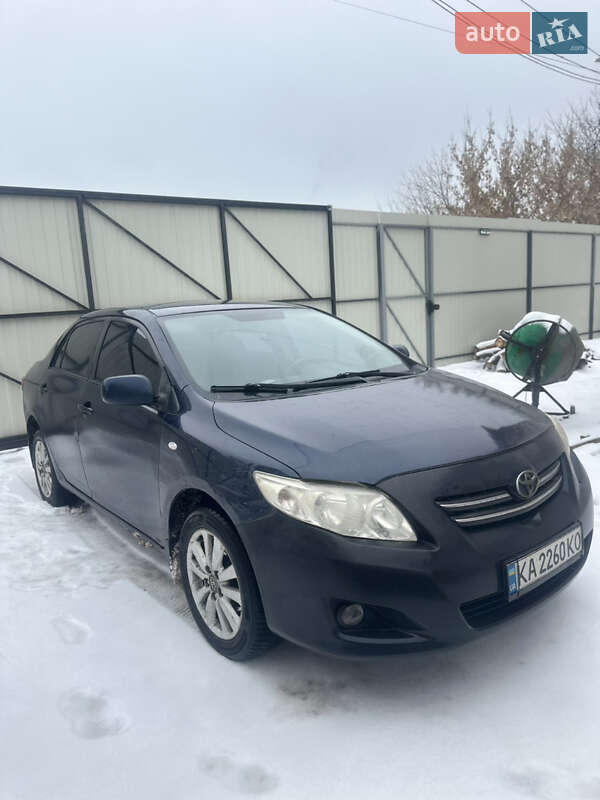 Седан Toyota Corolla 2008 в Киеве