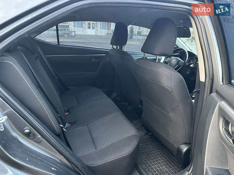 Седан Toyota Corolla 2016 в Миколаєві