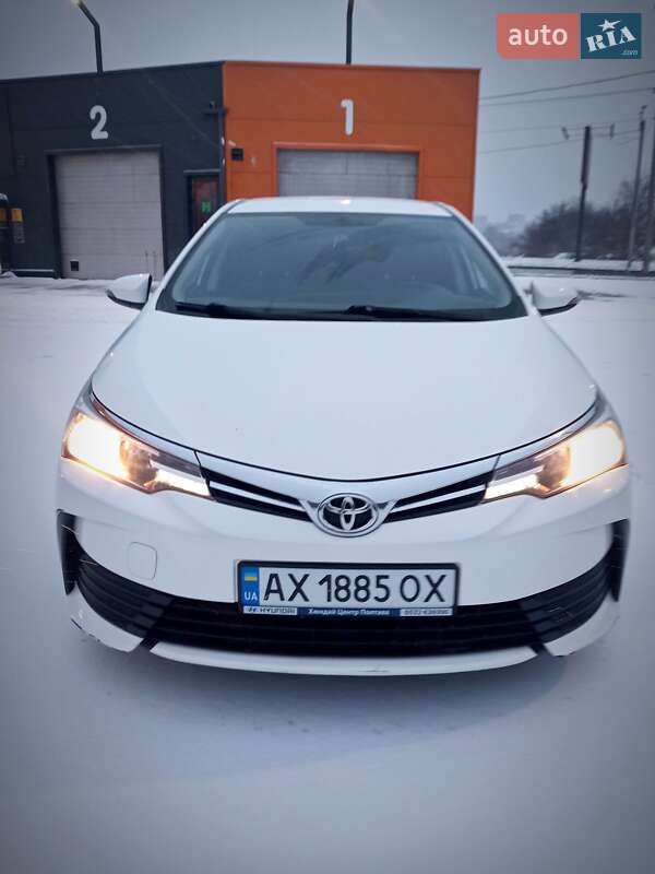 Седан Toyota Corolla 2018 в Харкові