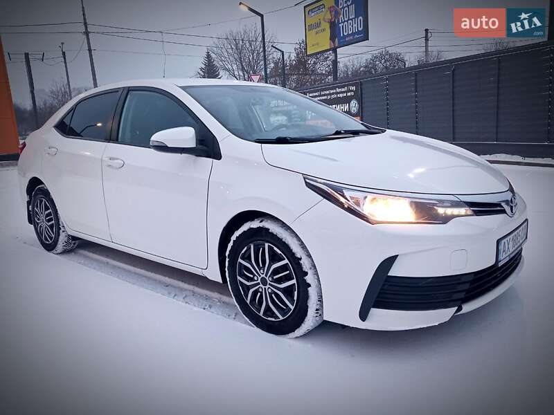 Седан Toyota Corolla 2018 в Харкові