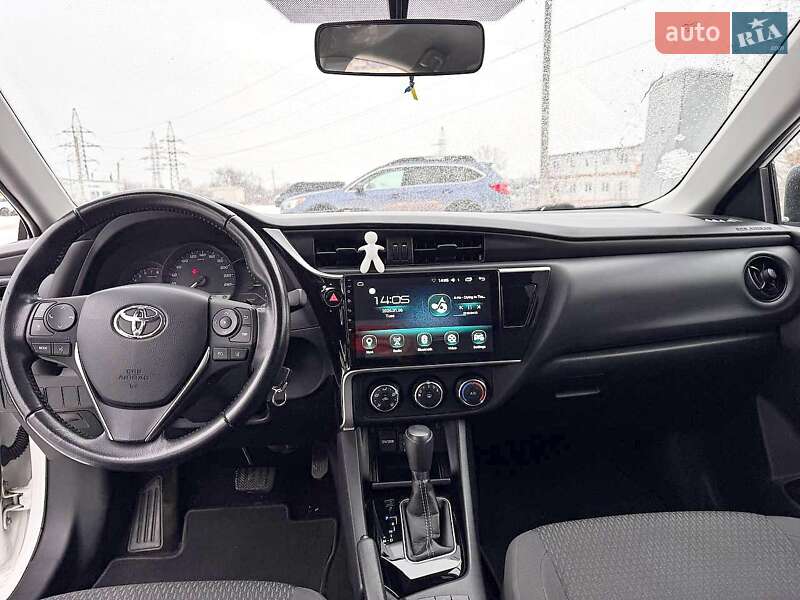 Седан Toyota Corolla 2018 в Харкові