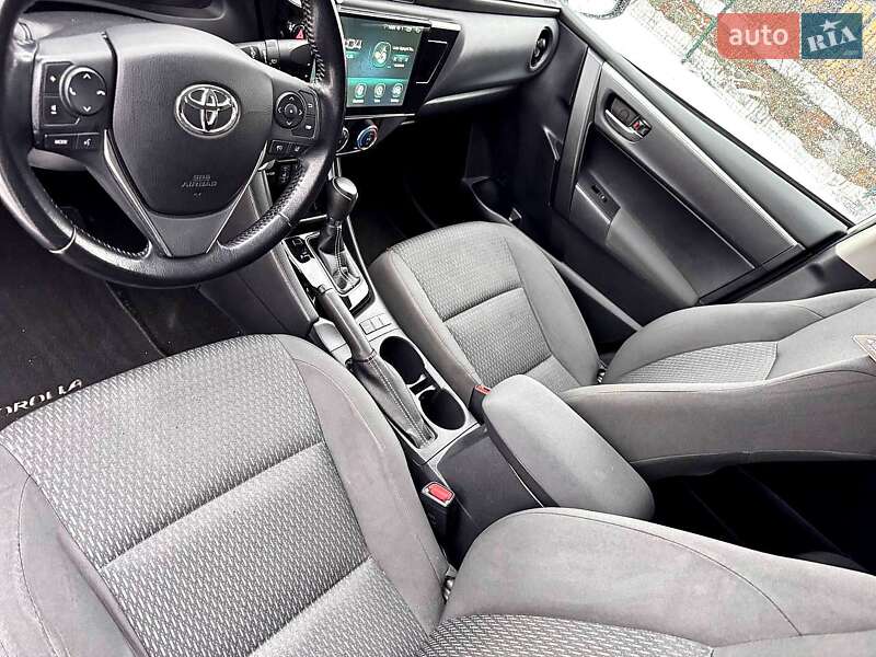 Седан Toyota Corolla 2018 в Харкові