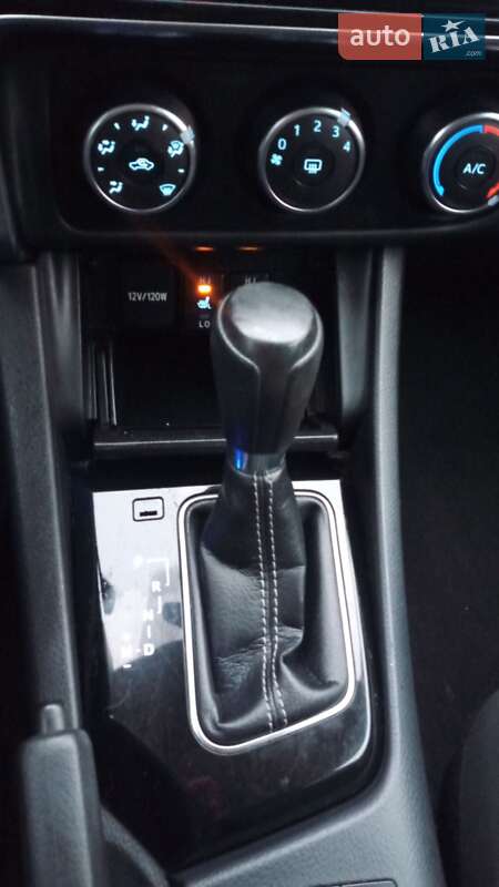 Седан Toyota Corolla 2018 в Харкові