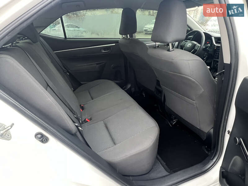 Седан Toyota Corolla 2016 в Кременчуге фото 24 Седан Toyota Corolla 2016 в Кременчуге