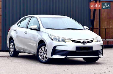 Седан Toyota Corolla 2016 в Києві