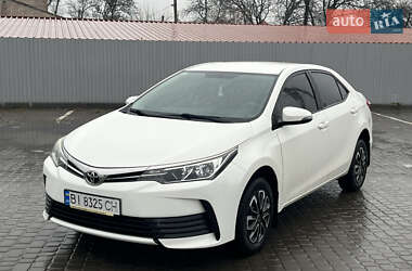Седан Toyota Corolla 2016 в Кременчуге