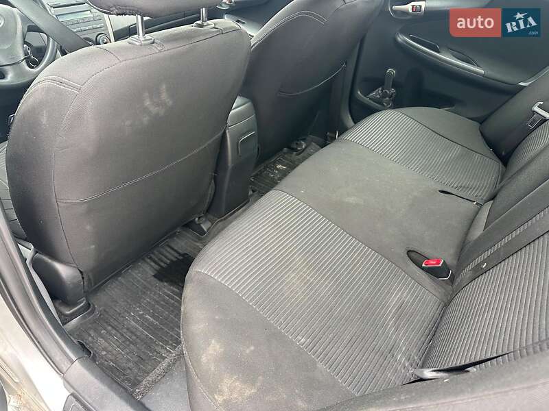 Седан Toyota Corolla 2009 в Львове