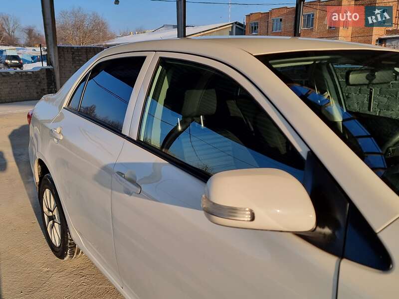 Седан Toyota Corolla 2011 в Виннице