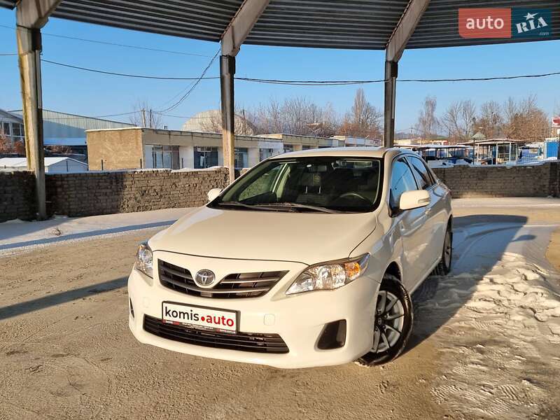 Седан Toyota Corolla 2011 в Виннице
