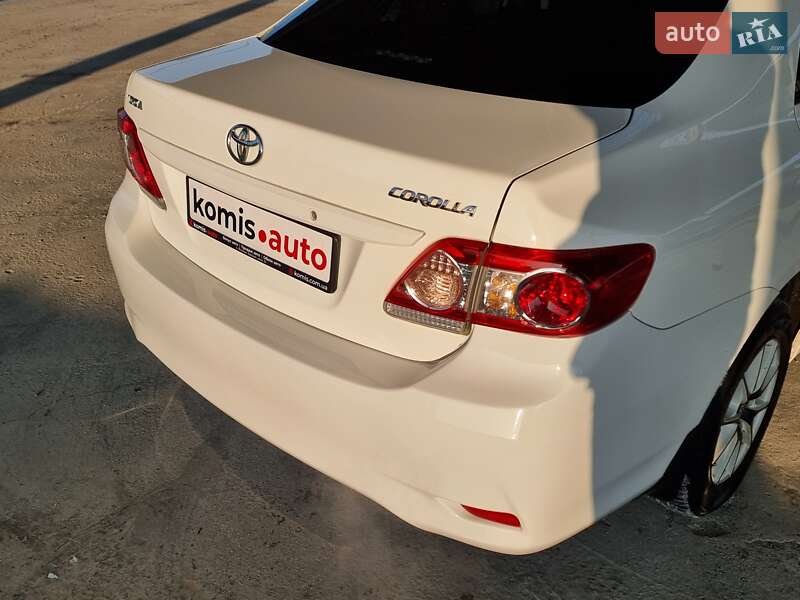 Седан Toyota Corolla 2011 в Виннице