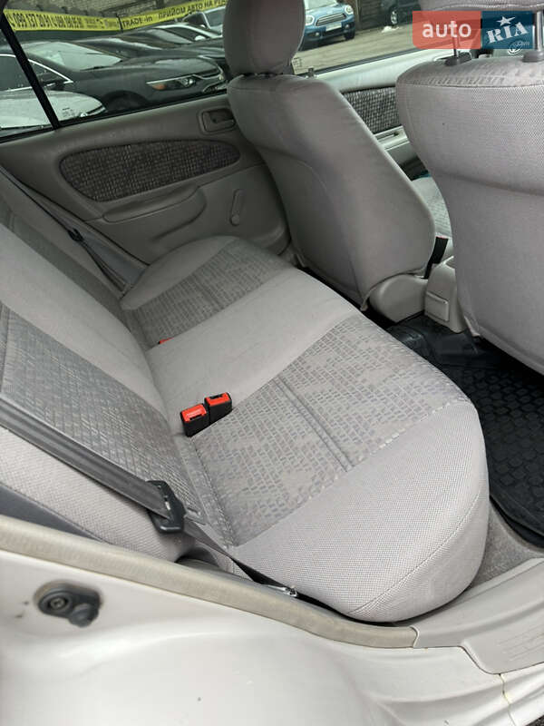 Седан Toyota Corolla 2001 в Запорожье