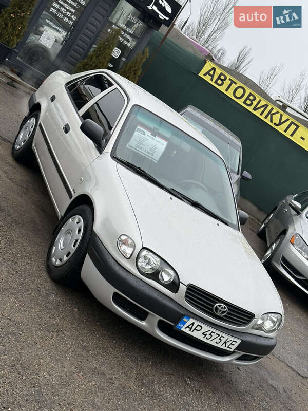 Седан Toyota Corolla 2001 в Запорожье