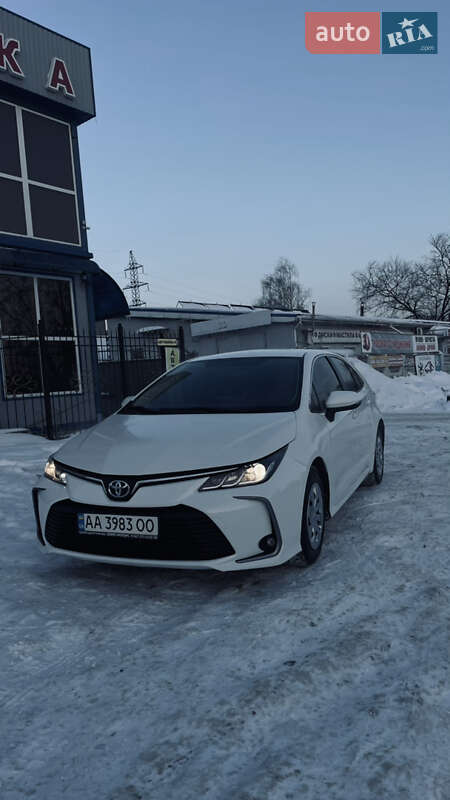 Седан Toyota Corolla 2019 в Чернигове