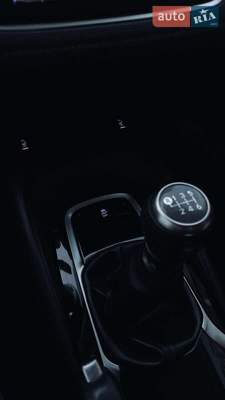 Седан Toyota Corolla 2019 в Чернигове