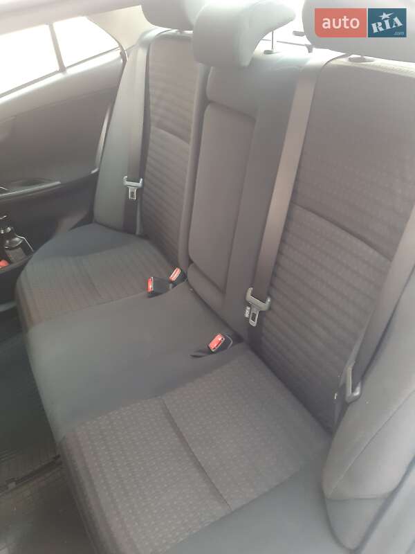 Седан Toyota Corolla 2010 в Івано-Франково