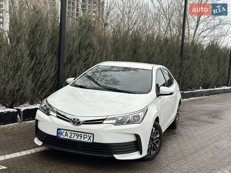 Седан Toyota Corolla 2018 в Киеве фото 2 Седан Toyota Corolla 2018 в Киеве