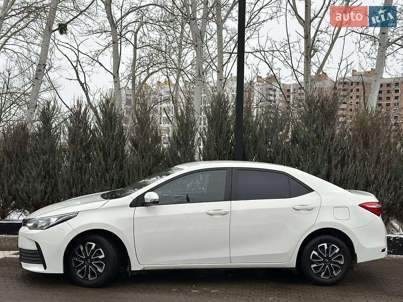 Седан Toyota Corolla 2018 в Киеве фото 10 Седан Toyota Corolla 2018 в Киеве